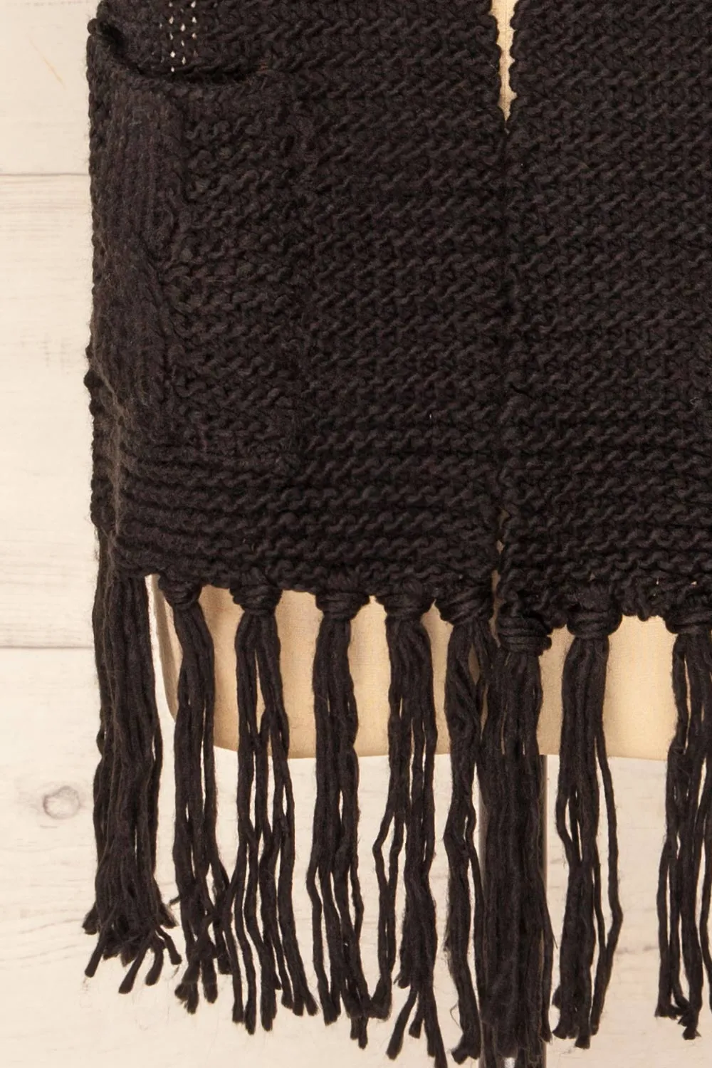 Chunkyss Black | Thick Knit Scarf w/ Pockets