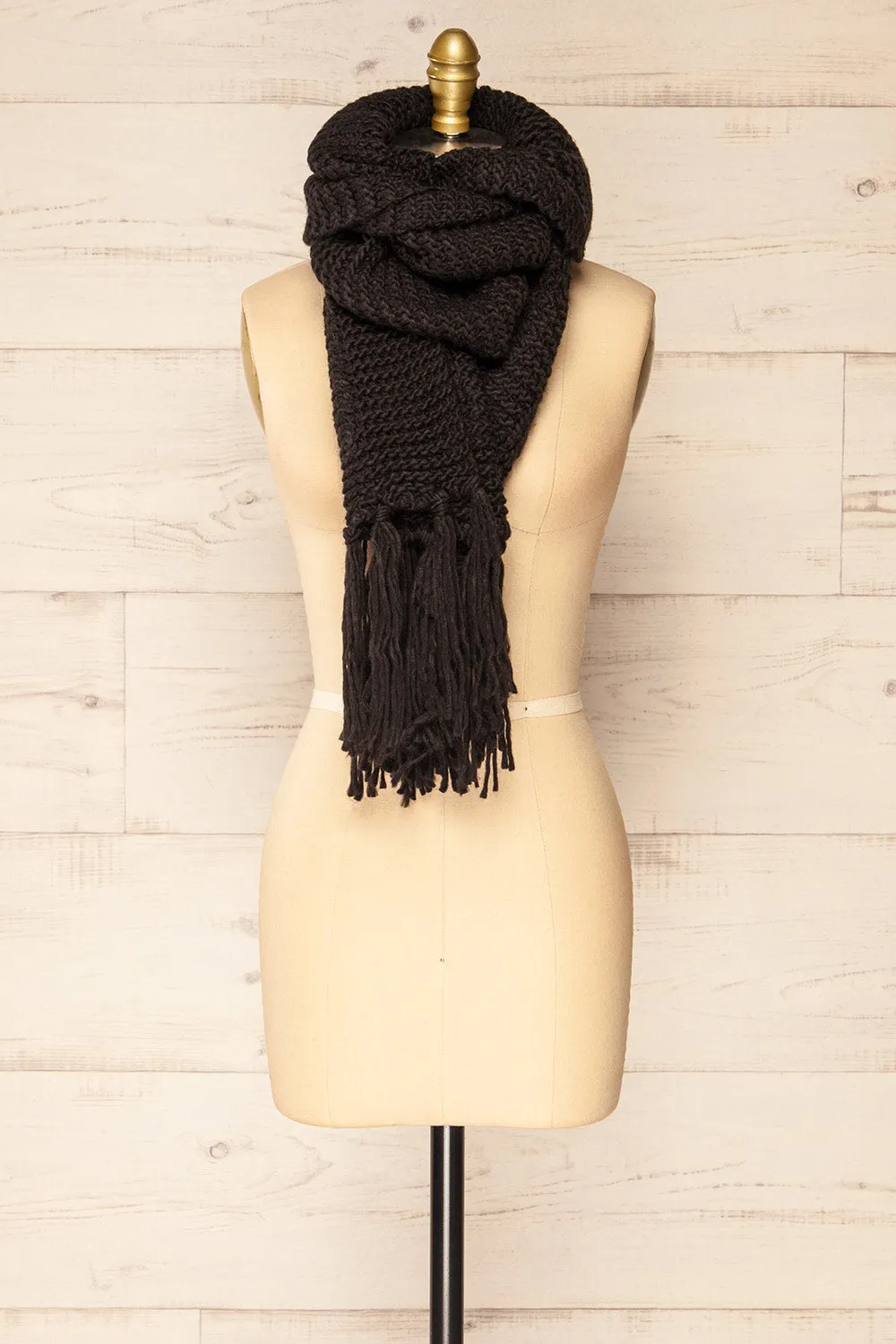 Chunkyss Black | Thick Knit Scarf w/ Pockets