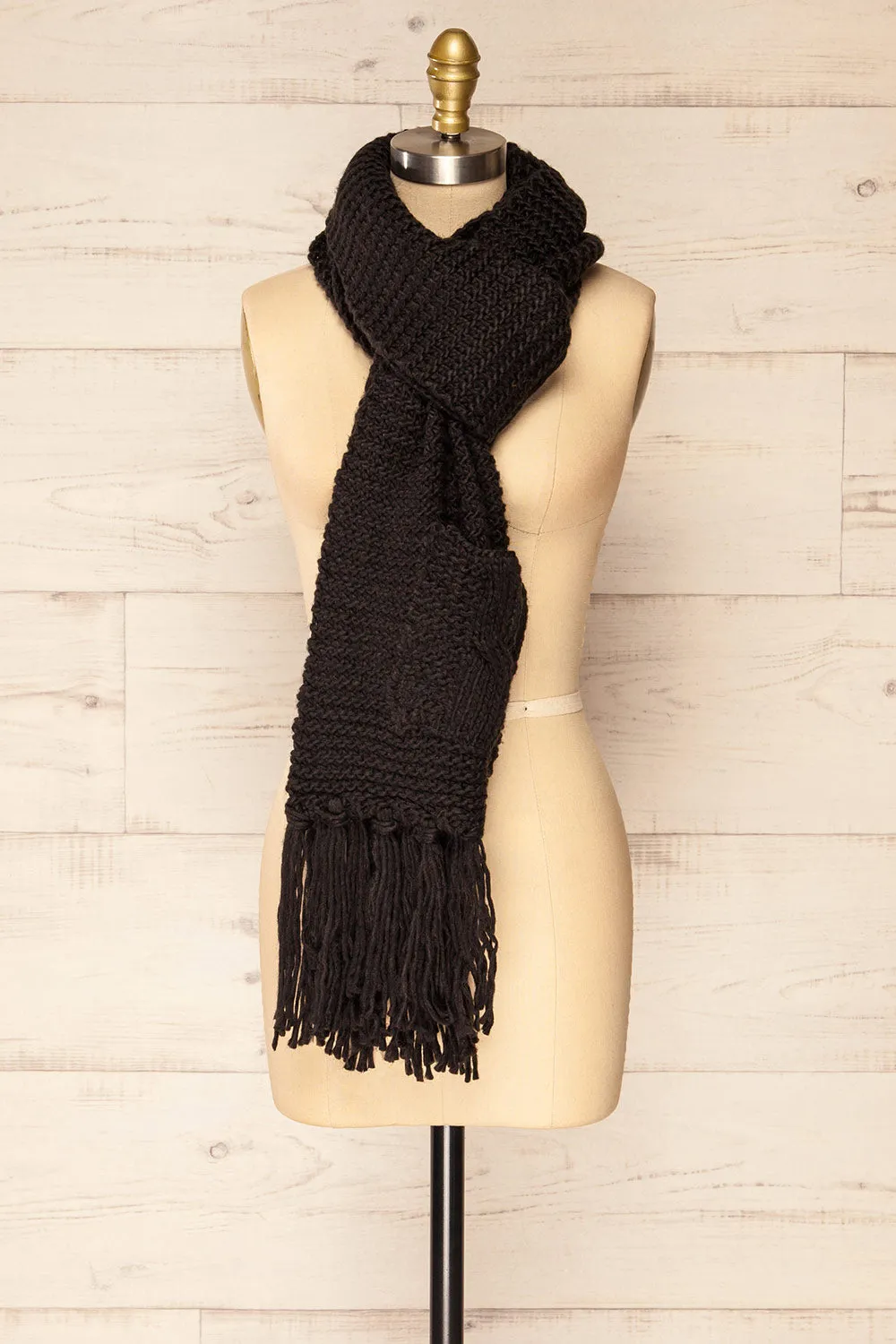 Chunkyss Black | Thick Knit Scarf w/ Pockets