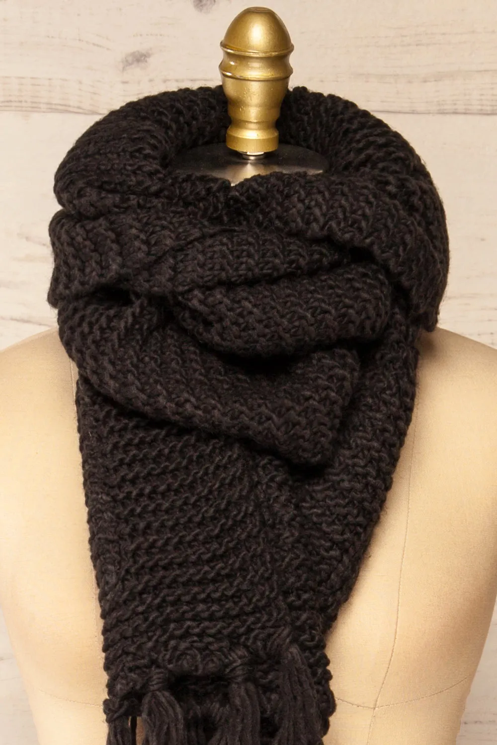 Chunkyss Black | Thick Knit Scarf w/ Pockets