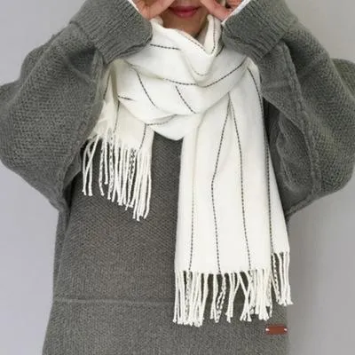 Gray Black White Stitches Lines Wool Flat Knit Scarf