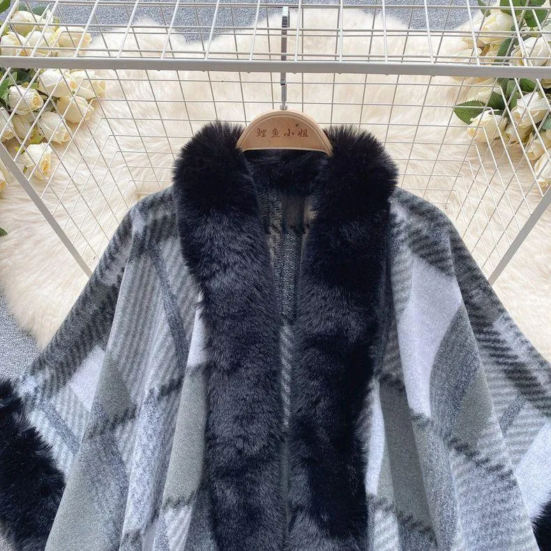 Leora Premium Winter Capes with Fur Detailing