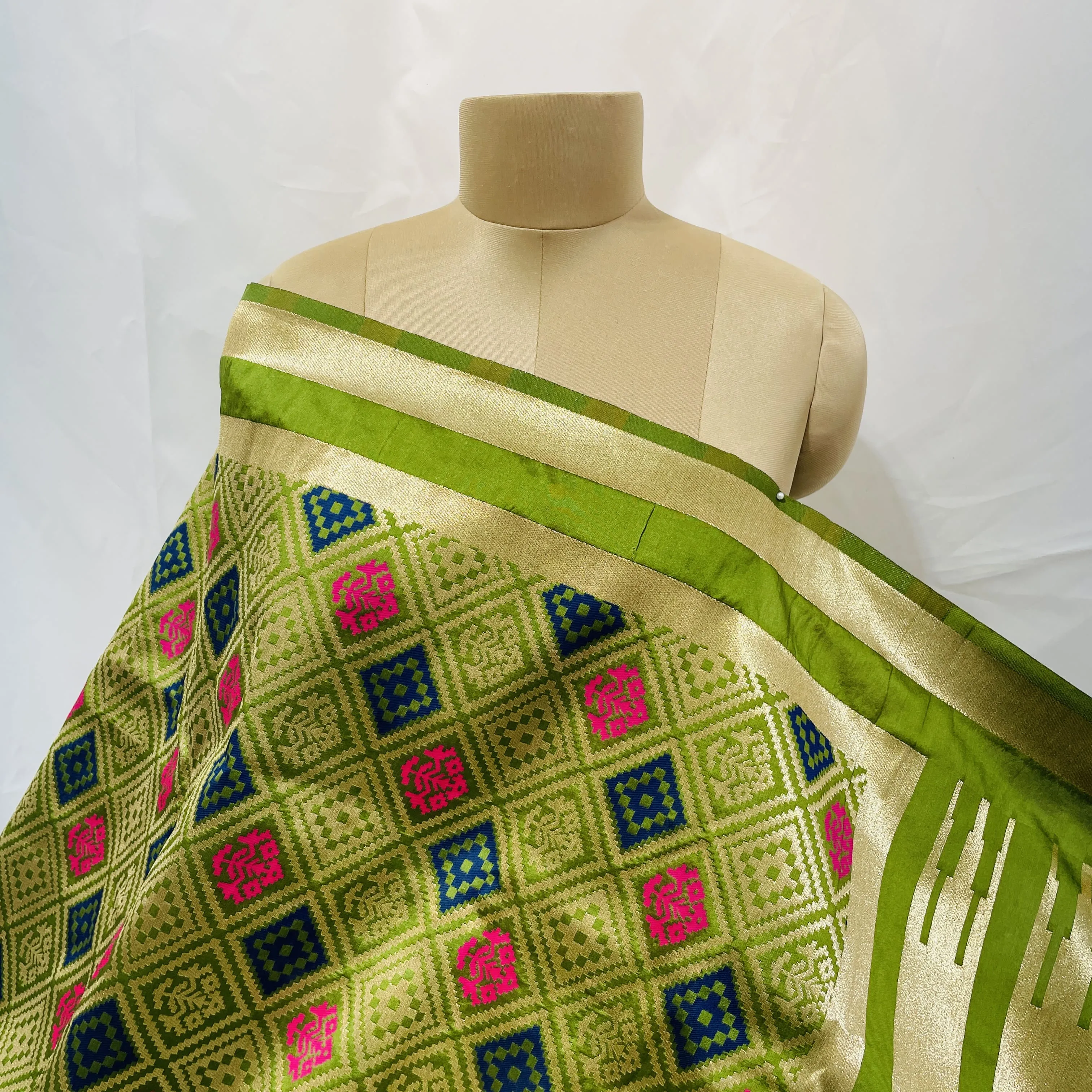 Premium Green Geometrical Print Banarsi Jacquard Dupatta