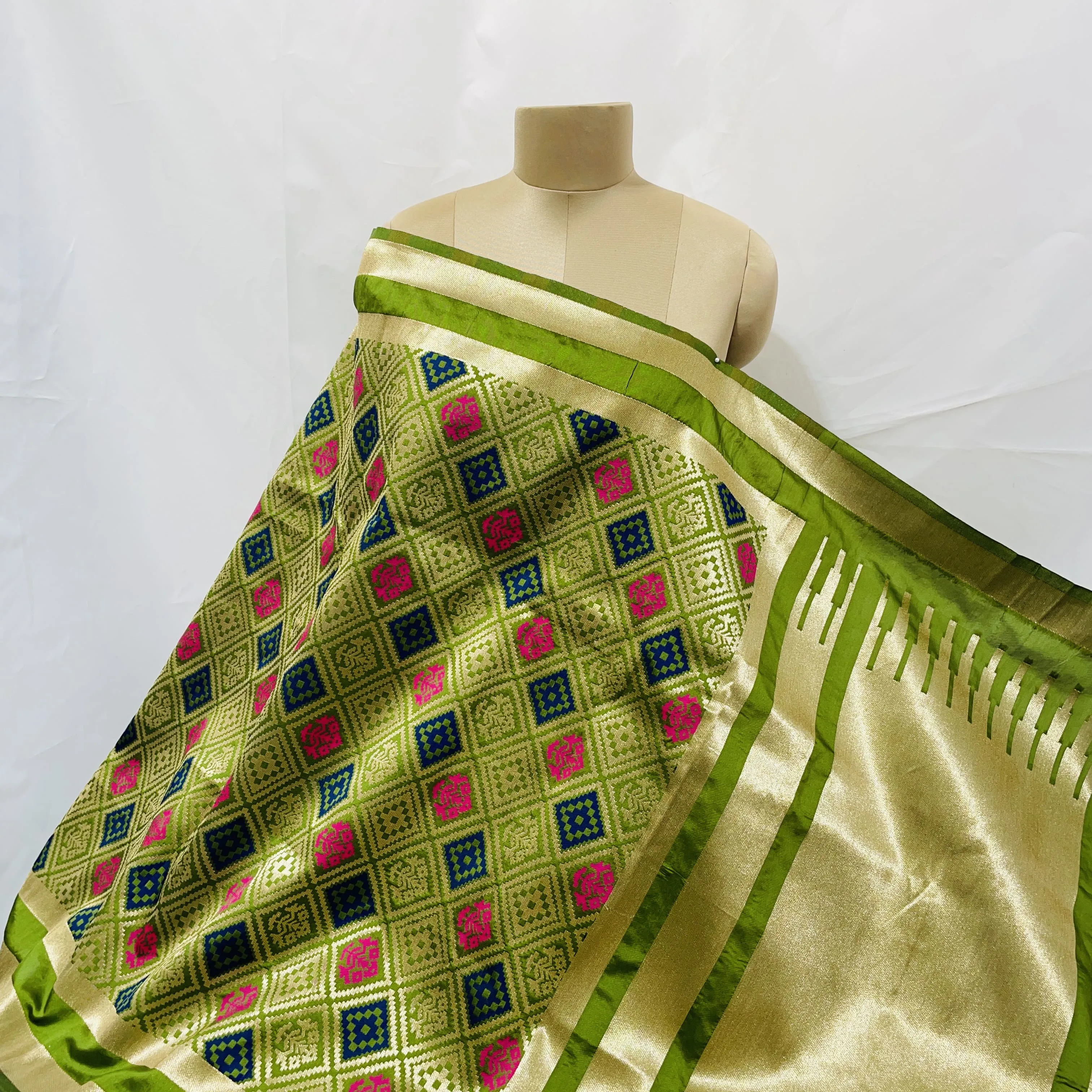 Premium Green Geometrical Print Banarsi Jacquard Dupatta