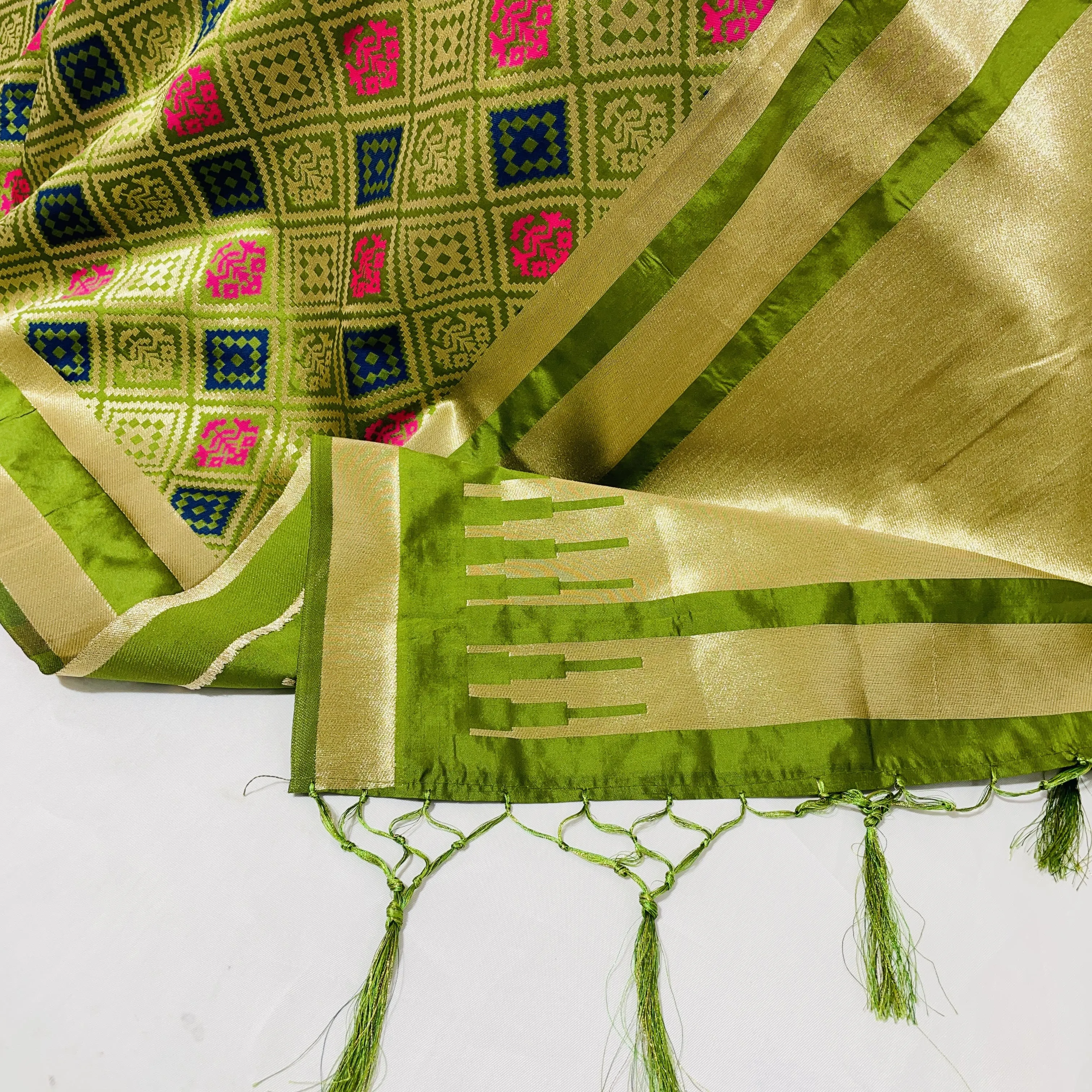 Premium Green Geometrical Print Banarsi Jacquard Dupatta