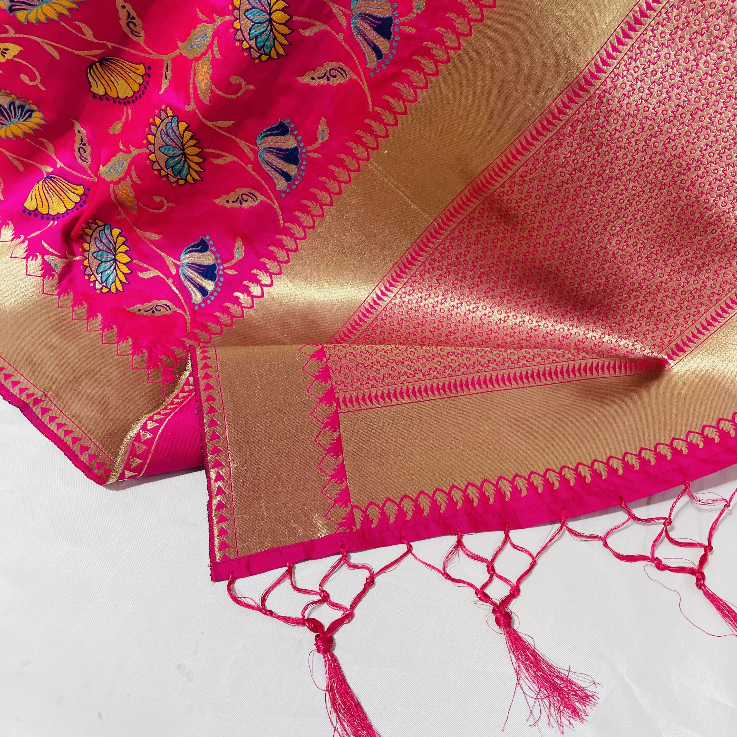 Premium Magenta Pink Floral Print Banarsi Jacquard Dupatta