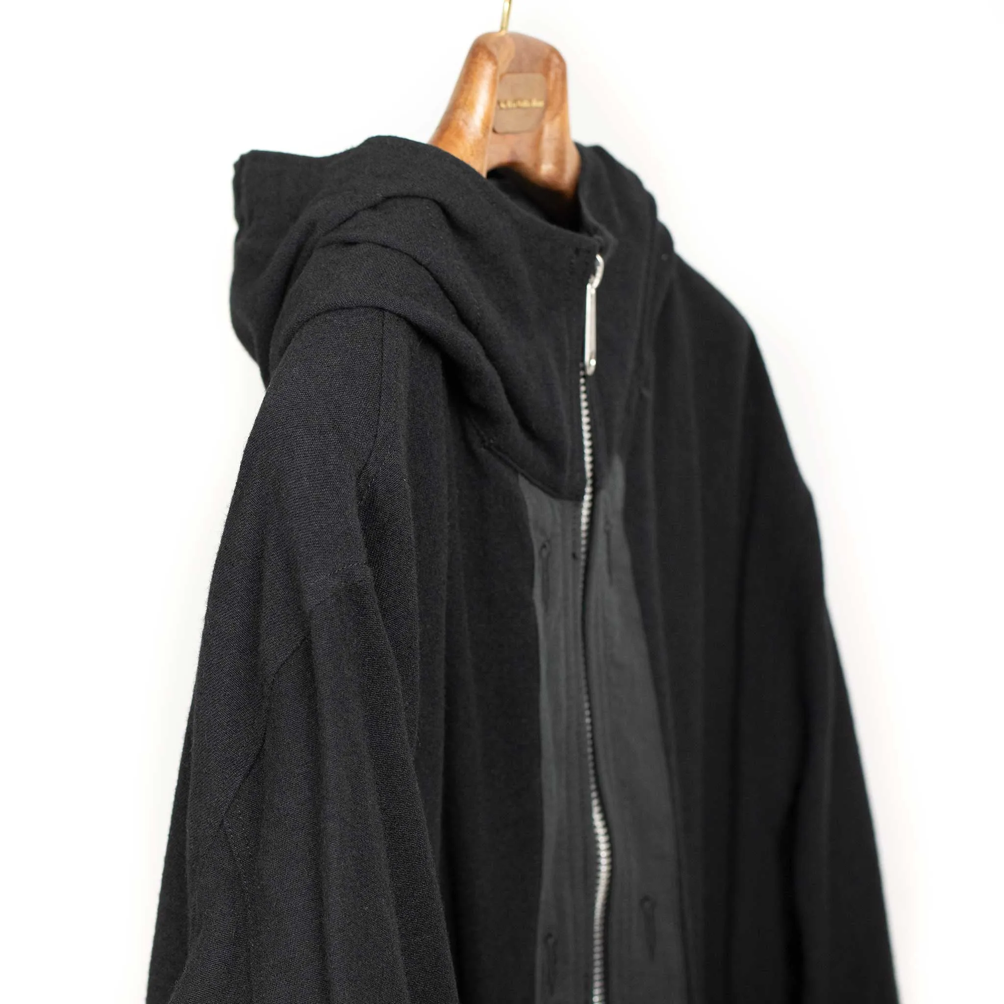 Reversible parka in anthracite high density cotton/nylon and black cotton/wool flannel