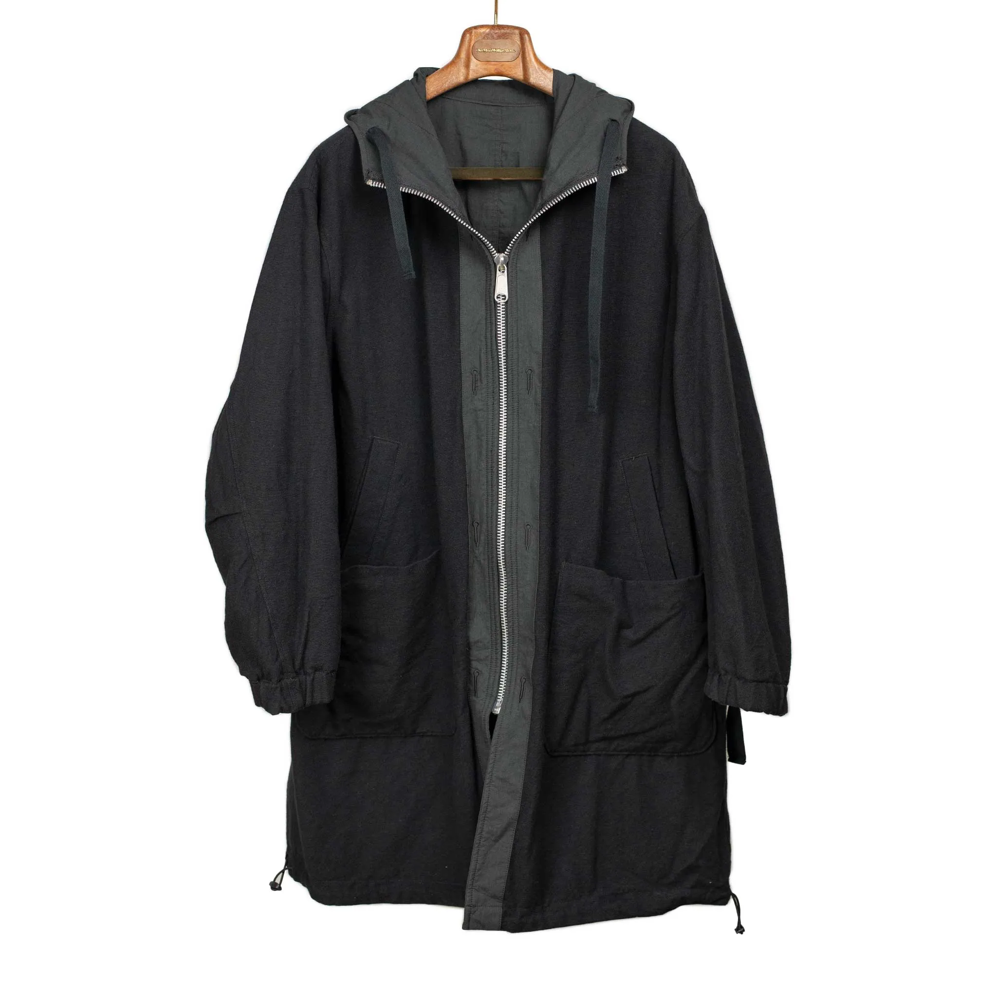 Reversible parka in anthracite high density cotton/nylon and black cotton/wool flannel