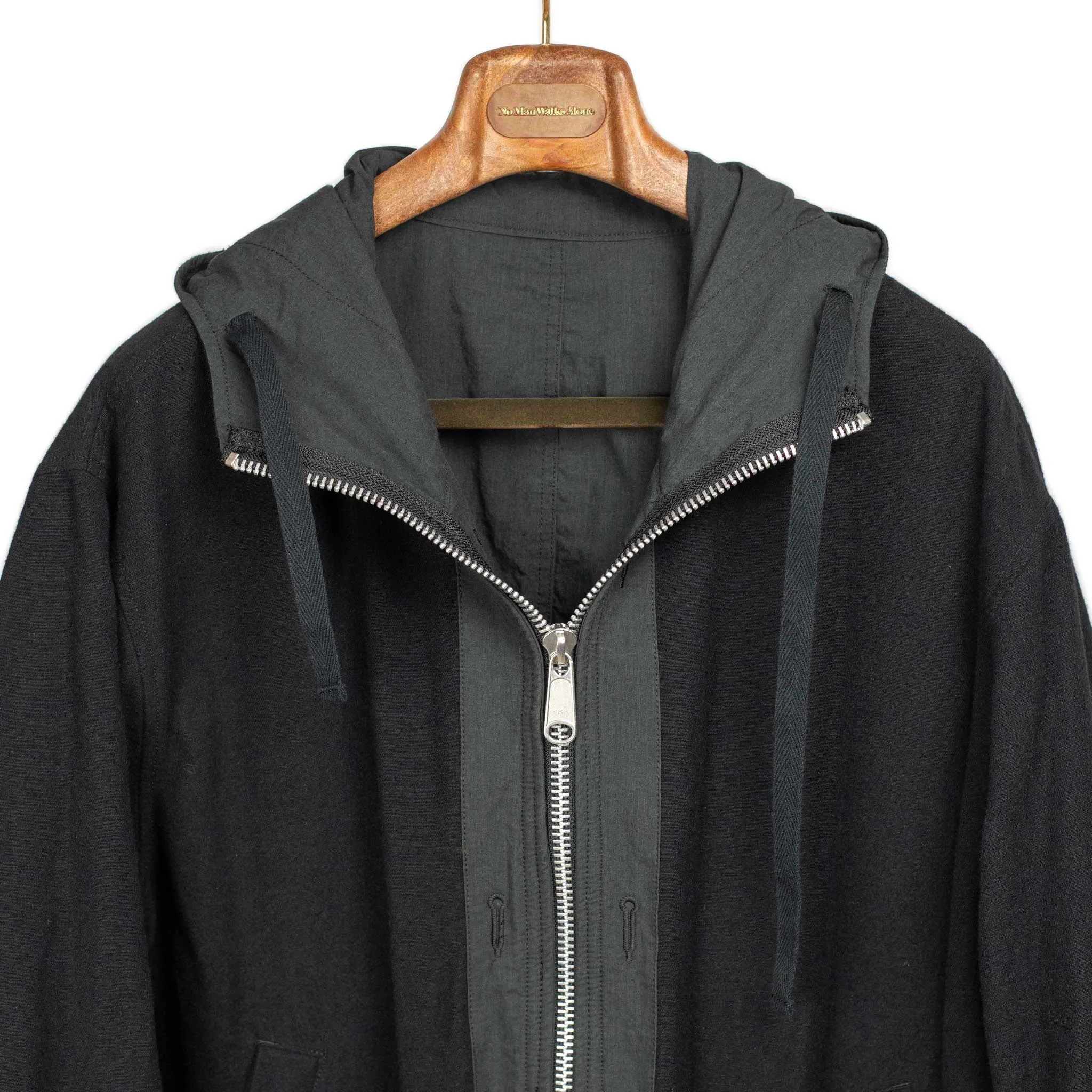 Reversible parka in anthracite high density cotton/nylon and black cotton/wool flannel