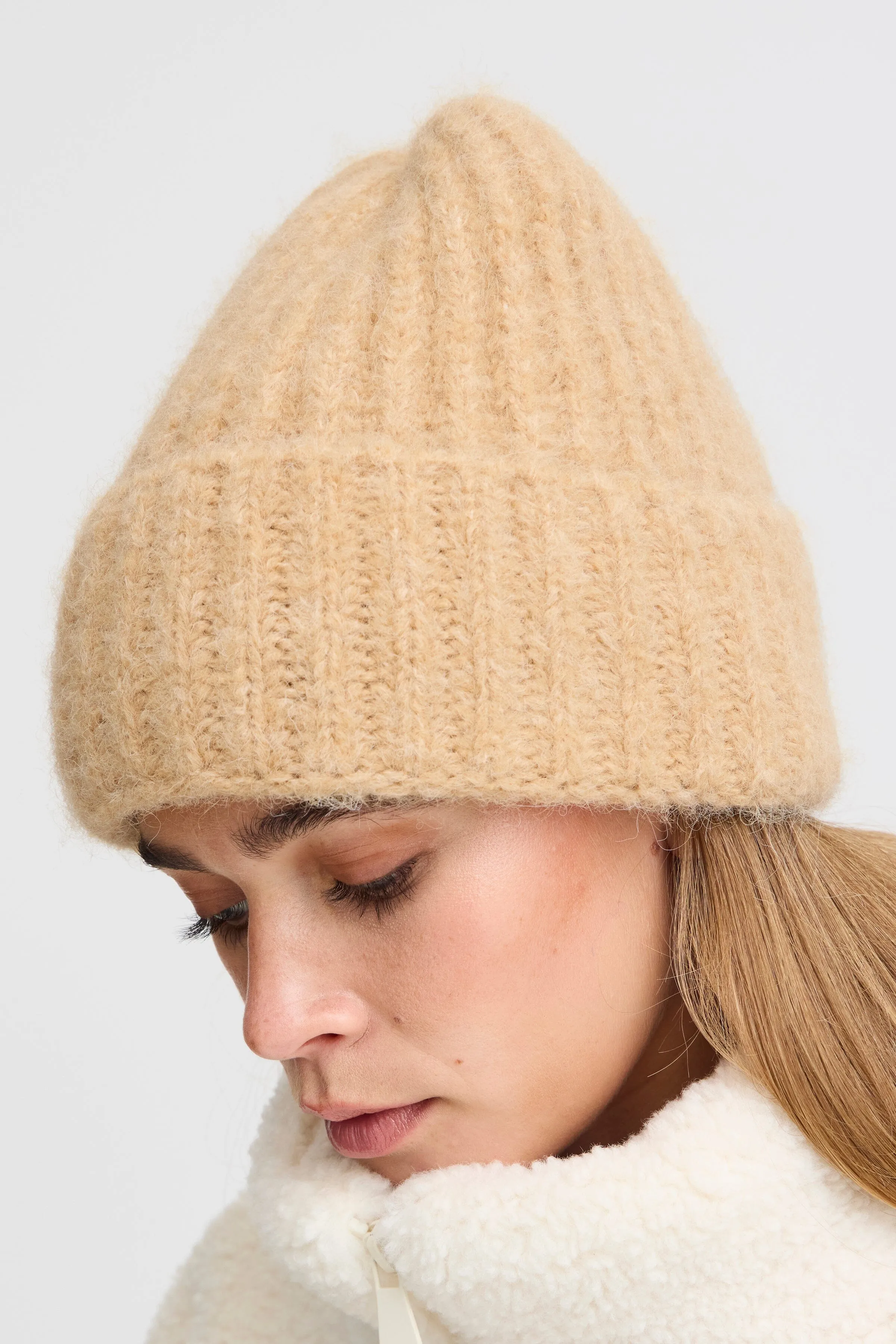 SOLENE OATMEAL BEANIE