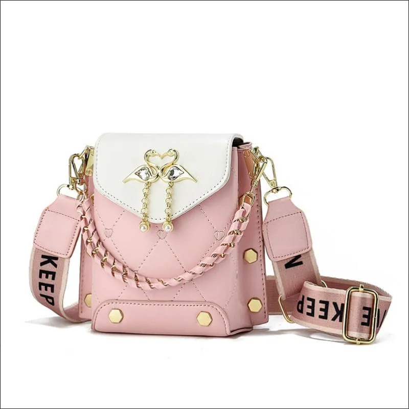 Stylish Shoulder Bag with Elegant Swan Pearl Chain