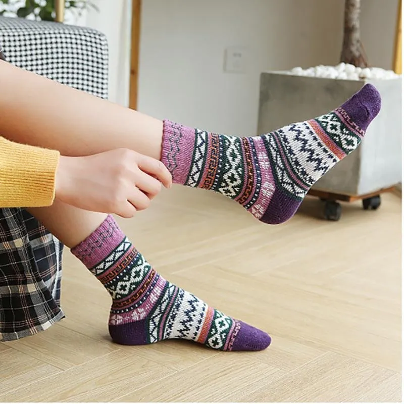 Women 5 Pairs Retro Ethnic Style Knitting Wool Socks