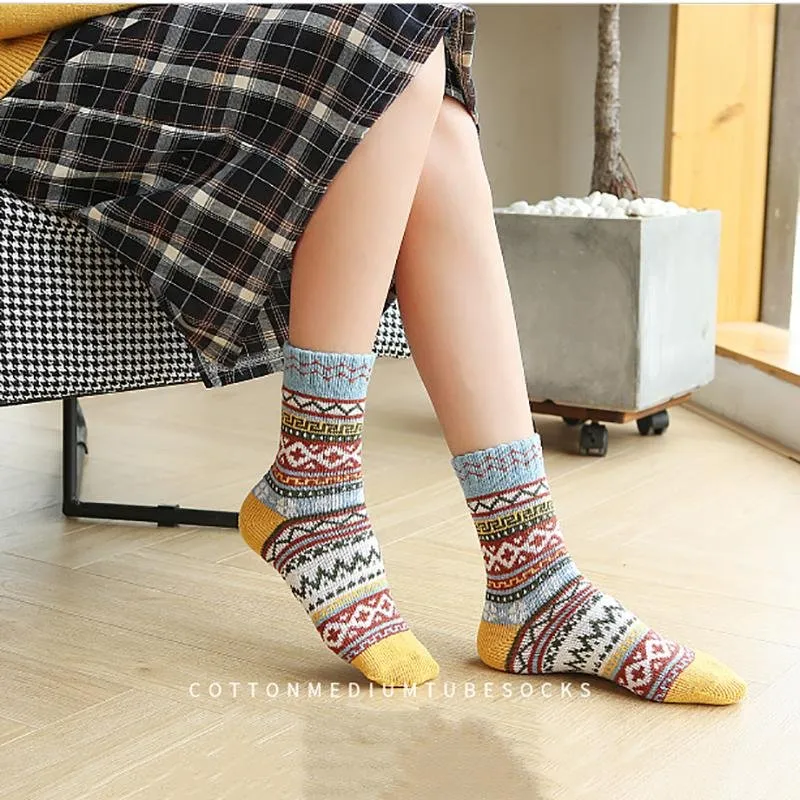 Women 5 Pairs Retro Ethnic Style Knitting Wool Socks