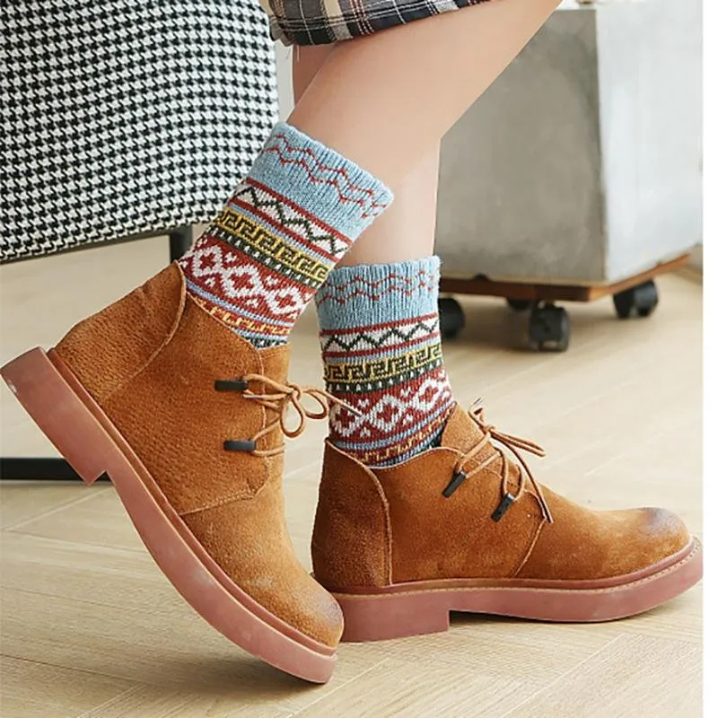 Women 5 Pairs Retro Ethnic Style Knitting Wool Socks